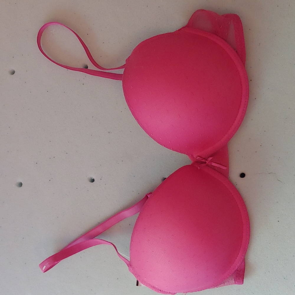 38 C Inteco Intimates Bra NWT